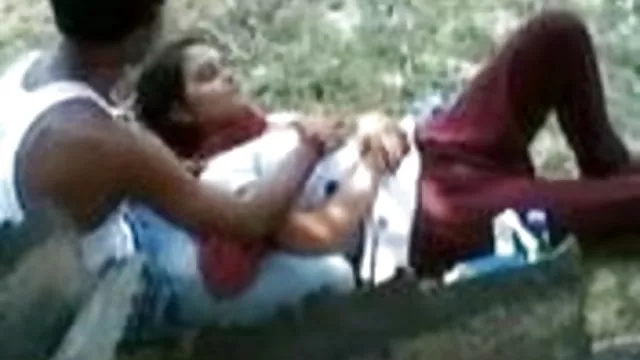 પોર્ન ઓનલાઇન કોઈ નોંધણી ભારતીય અંગ્રેજી ચિત્ર વાદળી છોકરી માટે પરવાનગી આપે છે તેના પ્રેમી સાથે તેના બોબલા પાર્ક