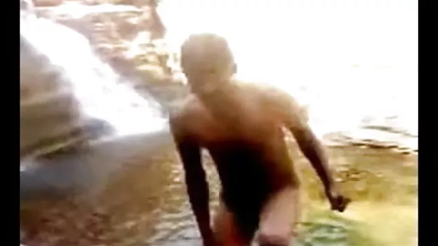 પોર્ન ઓનલાઇન કોઈ નોંધણી શરમાળ કાકી, જ્યારે અન્ય મિત્ર રેકોર્ડ સત્ર