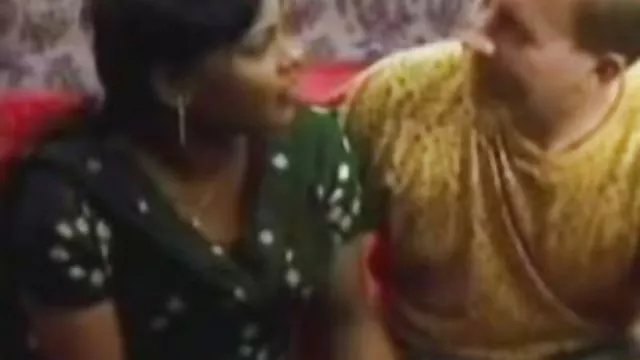 પોર્ન ઓનલાઇન કોઈ નોંધણી ભારતીય દેશી પોર્ન મહિલા સાથે સફેદ માણસ