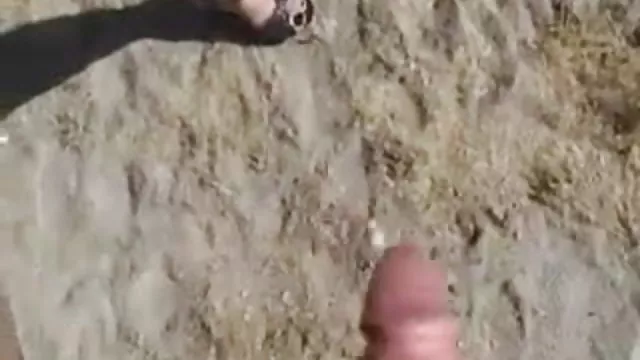 પોર્ન ઓનલાઇન કોઈ નોંધણી સન્ની વાદળી લક્ષણ લિઓન, તેના પતિ માટે બીચ પર